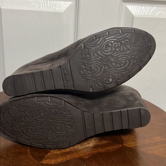 🔥🔥Clarks Artisan Dark Brown Leather Suede Ankle Booties - Wedge Boots - Sz 10M - Picture 8 of 10